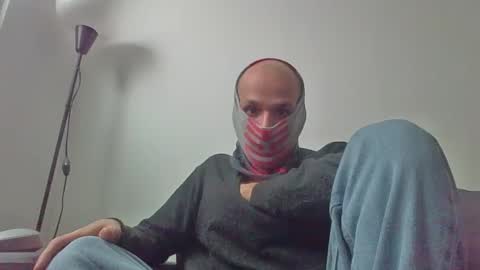 Snapshot of thetubedscarfguy chatting on February 21, 1:11 pm Scarf guy online show from February 21, 1:11 pm