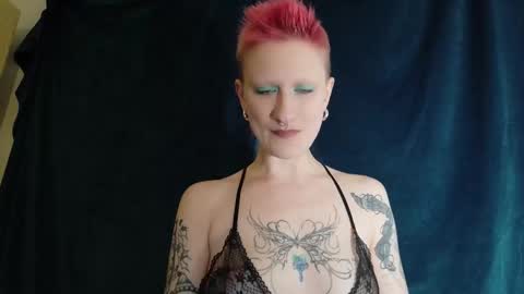 pinky promise online show from January 17, 7:17 pm