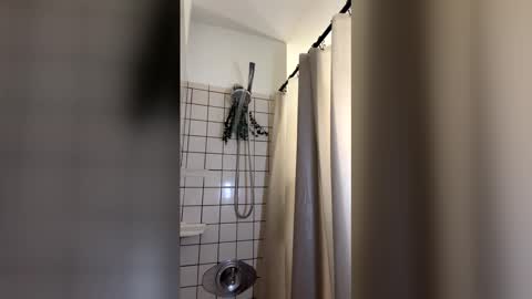 B A E online show from January 12, 9:58 am