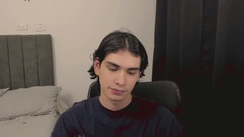 Snapshot of thiaan__ chatting on December 26, 11:46 pm thiaan__ online show from December 26, 11:46 pm