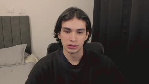 Snapshot of thiaan__ chatting on December 30, 2:20 am thiaan__ online show from December 30, 2:20 am