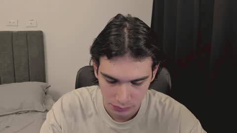 Snapshot of thiaan__ chatting on January 1, 11:29 pm thiaan__ online show from January 1, 11:29 pm