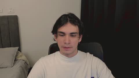 Snapshot of thiaan__ chatting on January 12, 1:42 am thiaan__ online show from January 12, 1:42 am