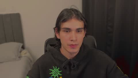 Snapshot of thiaan__ chatting on January 19, 2:15 am thiaan__ online show from January 19, 2:15 am