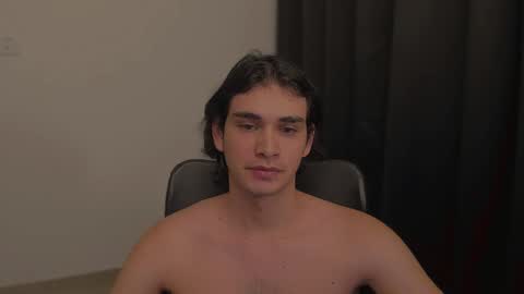 Snapshot of thiaan__ chatting on January 23, 2:23 am thiaan__ online show from January 23, 2:23 am