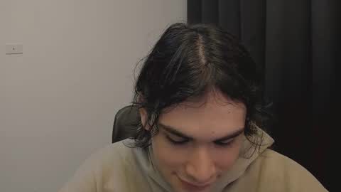 Snapshot of thiaan__ chatting on February 20, 1:25 am thiaan__ online show from February 20, 1:25 am