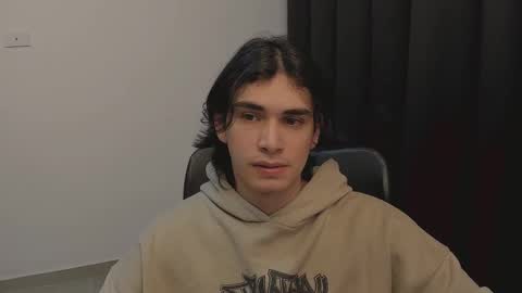 Snapshot of thiaan__ chatting on February 20, 11:43 pm thiaan__ online show from February 20, 11:43 pm