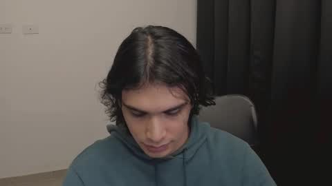 Snapshot of thiaan__ chatting on March 2, 3:02 am thiaan__ online show from March 2, 3:02 am