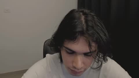 Snapshot of thiaan__ chatting on March 6, 1:48 am thiaan__ online show from March 6, 1:48 am