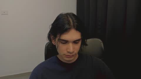 Snapshot of thiaan__ chatting on March 10, 1:01 am thiaan__ online show from March 10, 1:01 am