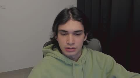 Snapshot of thiaan__ chatting on March 12, 1:25 am thiaan__ online show from March 12, 1:25 am