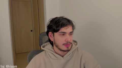 Snapshot of thiaan__ chatting on September 16, 1:28 am thiaan__ online show from September 16, 1:28 am