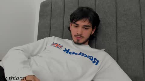 Snapshot of thiaan__ chatting on September 24, 3:54 am thiaan__ online show from September 24, 3:54 am