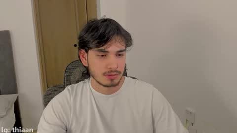 Snapshot of thiaan__ chatting on October 23, 1:38 am thiaan__ online show from October 23, 1:38 am