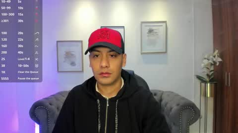 Snapshot of thiago_collins16 chatting on November 9, 12:03 pm Thiago online show from November 9, 12:03 pm