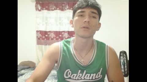 Snapshot of thiago_deseo69 chatting on February 16, 1:57 am thiago_deseo69 online show from February 16, 1:57 am