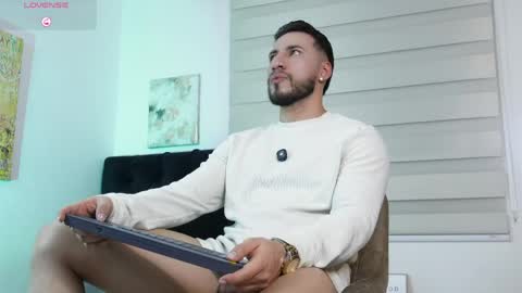 Thiago online show from April 24, 1:52 am