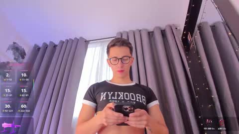 Snapshot of thiago_jones chatting on October 15, 8:20 pm SanThiago online show from October 15, 8:20 pm