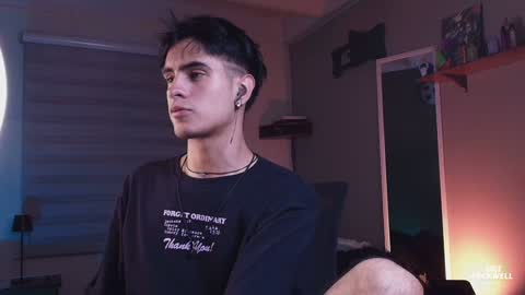 Thiago online show from December 11, 4:18 am