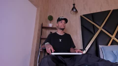 Snapshot of thiagoferreti_ chatting on September 12, 3:17 am ThiagoFerreti online show from September 12, 3:17 am