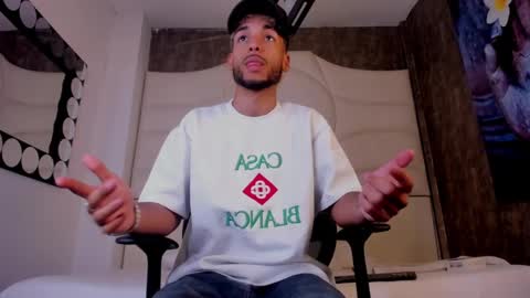 Snapshot of thiagoferreti_ chatting on September 25, 3:43 am ThiagoFerreti online show from September 25, 3:43 am