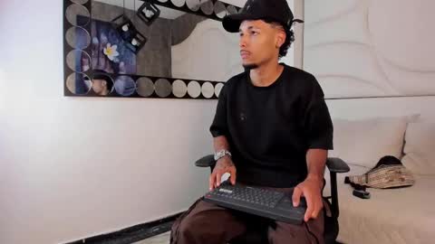 Snapshot of thiagoferreti_ chatting on October 3, 3:36 am ThiagoFerreti online show from October 3, 3:36 am