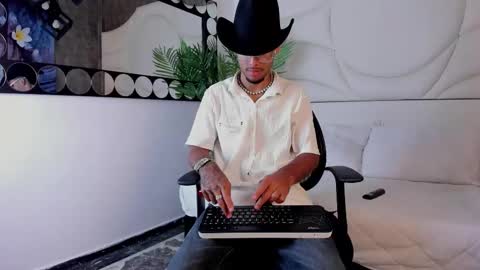 Snapshot of thiagoferreti_ chatting on October 7, 3:36 am ThiagoFerreti online show from October 7, 3:36 am