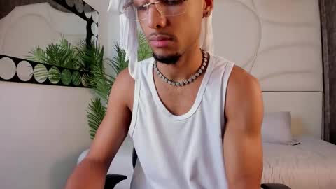 Snapshot of thiagoferreti_ chatting on October 15, 3:39 am ThiagoFerreti online show from October 15, 3:39 am