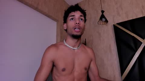 Snapshot of thiagoferreti_ chatting on October 18, 3:20 am ThiagoFerreti online show from October 18, 3:20 am