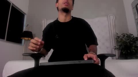 Snapshot of thiagoferreti_ chatting on October 23, 7:34 pm ThiagoFerreti online show from October 23, 7:34 pm