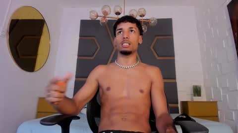 Snapshot of thiagoferreti_ chatting on November 8, 8:40 pm ThiagoFerreti online show from November 8, 8:40 pm