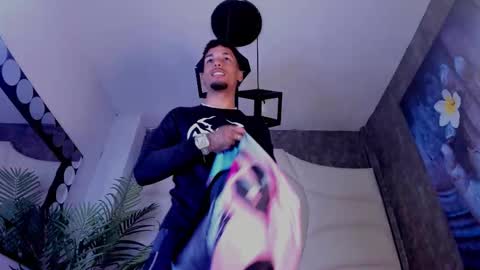 Snapshot of thiagoferreti_ chatting on November 11, 7:47 pm ThiagoFerreti online show from November 11, 7:47 pm