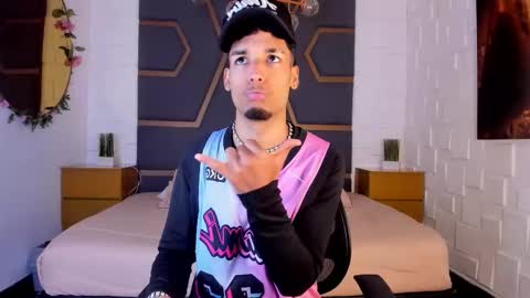 Snapshot of thiagoferreti_ chatting on November 27, 7:38 pm ThiagoFerreti online show from November 27, 7:38 pm