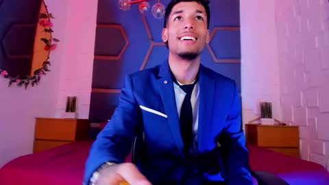 Snapshot of thiagoferreti_ chatting on December 4, 8:17 pm ThiagoFerreti online show from December 4, 8:17 pm