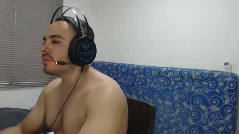 Thiago online show from October 24, 7:43 pm