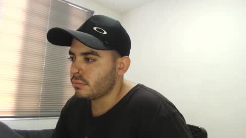 Thiago online show from December 1, 6:24 pm