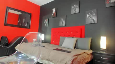 Snapshot of thiagomez17 chatting on November 5, 12:27 pm Thia Gomez online show from November 5, 12:27 pm