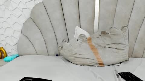 Thiago   online show from March 11, 8:26 pm