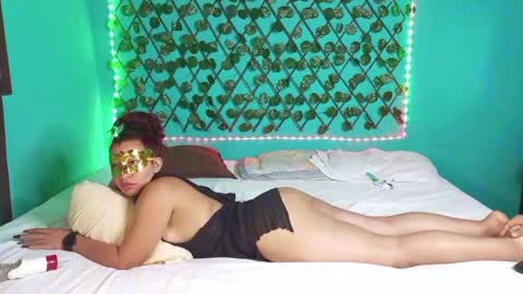 Snapshot of thicc_queen_the_rascal chatting on September 28, 2:06 am Thicc Queen The Rascal online show from September 28, 2:06 am