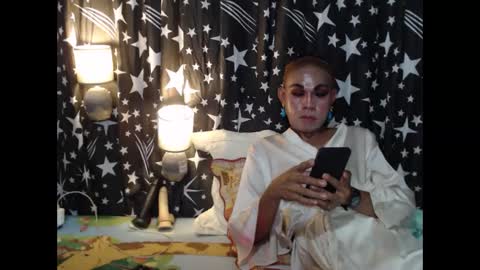 Snapshot of thick_bigcock13 chatting on December 19, 12:34 am gil online show from December 19, 12:34 am