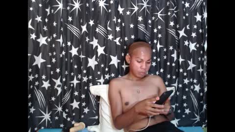 Snapshot of thick_bigcock13 chatting on February 13, 5:26 am gil online show from February 13, 5:26 am