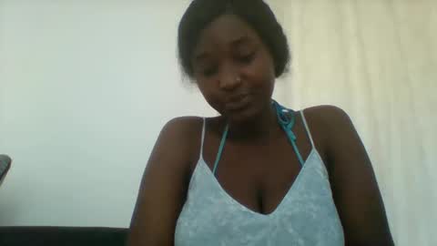 Snapshot of thick_eviey chatting on September 22, 6:48 am love online show from September 22, 6:48 am