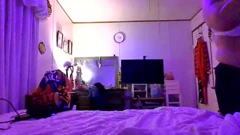 Snapshot of thickassazn93 chatting on December 16, 9:14 am thickassazn93 online show from December 16, 9:14 am