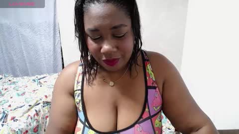 Snapshot of thickebonymilf chatting on October 13, 3:50 am XIOMARA online show from October 13, 3:50 am