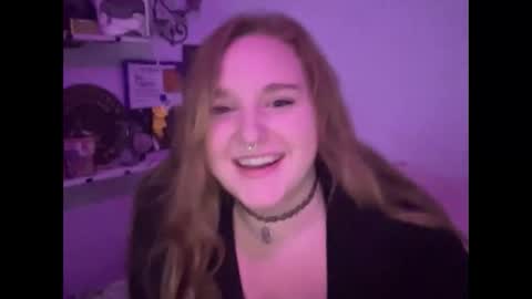 Snapshot of thickgingergoddess chatting on December 16, 5:06 am Ariel online show from December 16, 5:06 am