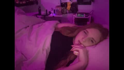 Snapshot of thickgingergoddess chatting on December 19, 2:56 am Ariel online show from December 19, 2:56 am