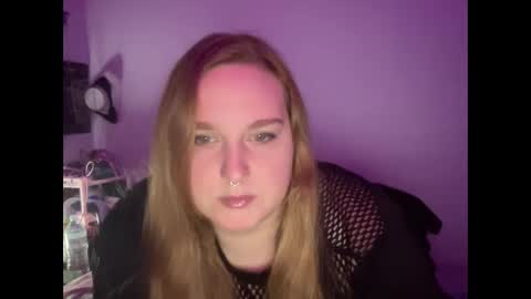 Snapshot of thickgingergoddess chatting on December 22, 2:06 am Ariel online show from December 22, 2:06 am