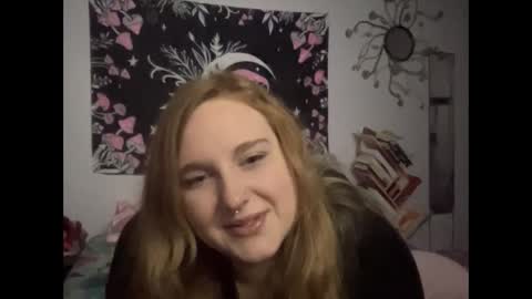 Snapshot of thickgingergoddess chatting on December 28, 2:54 am Ariel online show from December 28, 2:54 am