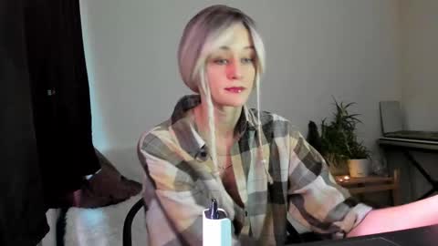 Snapshot of thief_of_hearts_ chatting on November 28, 10:51 am thief_of_hearts_ online show from November 28, 10:51 am