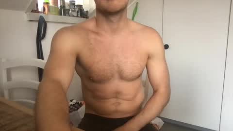 Snapshot of thierrinho8148 chatting on January 2, 10:37 am thierrinho8148 online show from January 2, 10:37 am